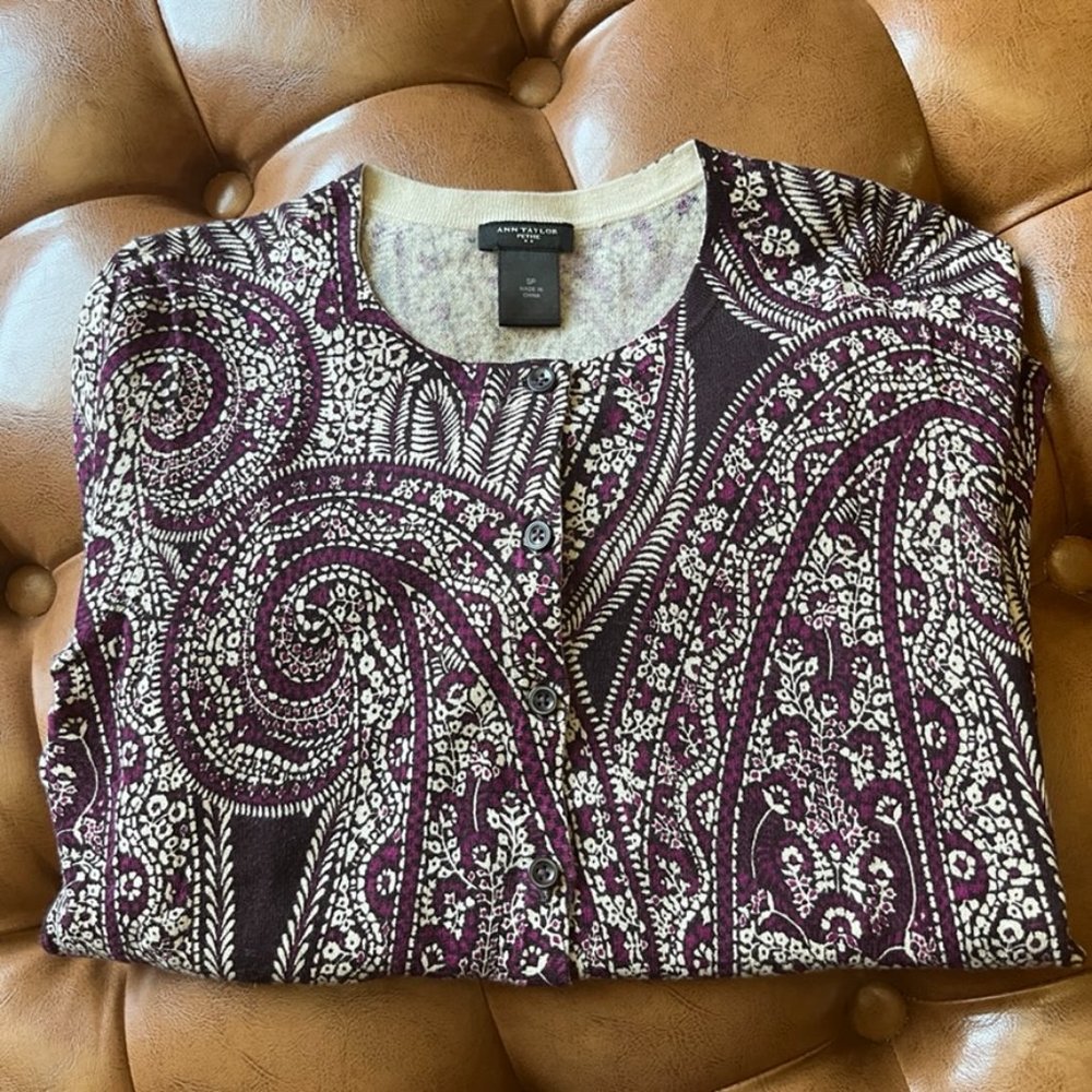 Like new! Ann Taylor Petite Lightweight Button Sweater / Cardigan